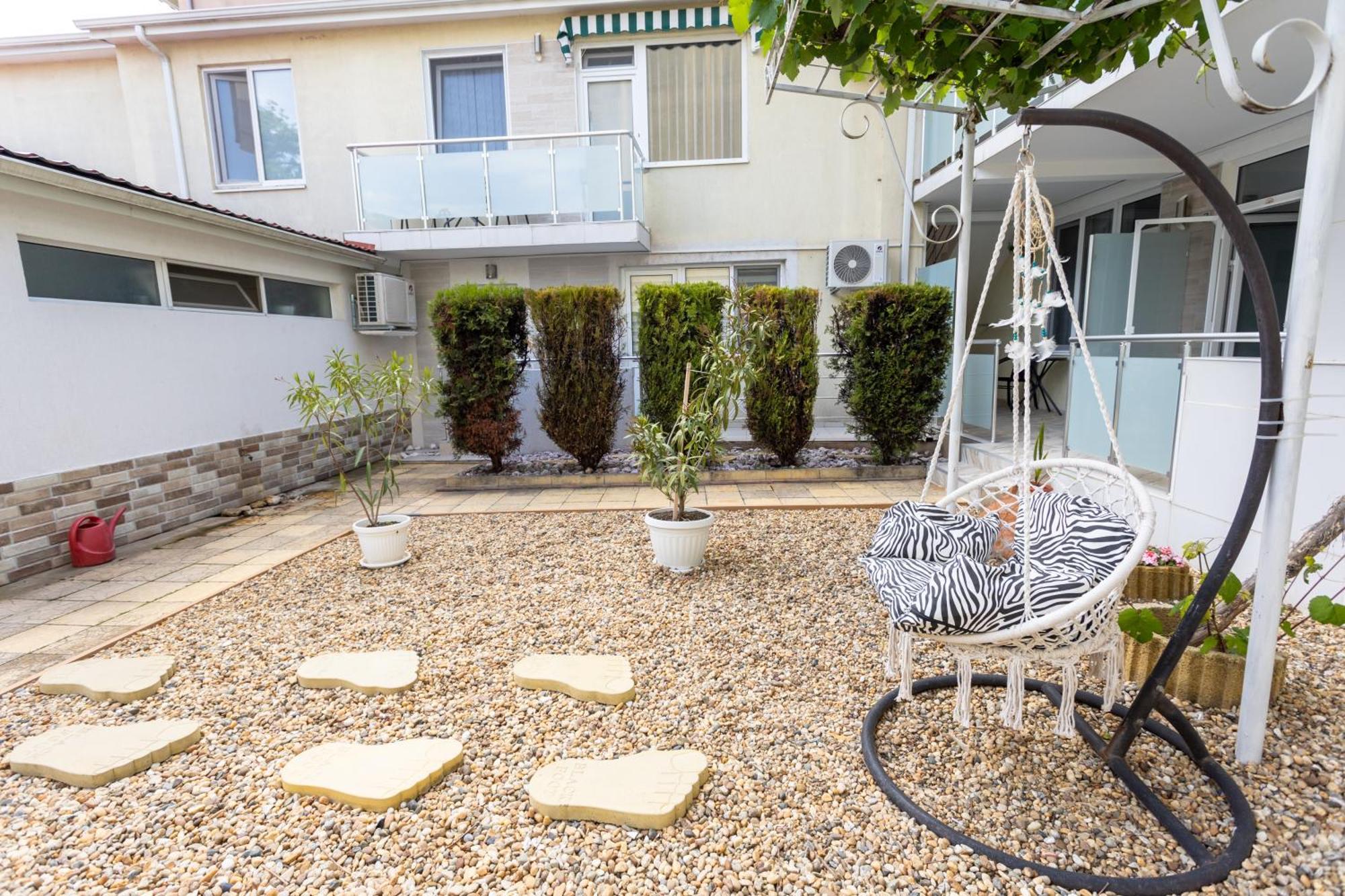 Guest House Desi Balchik Extérieur photo